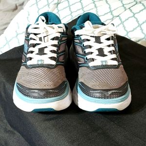 Hoka one one woman's athletic shoes size 5